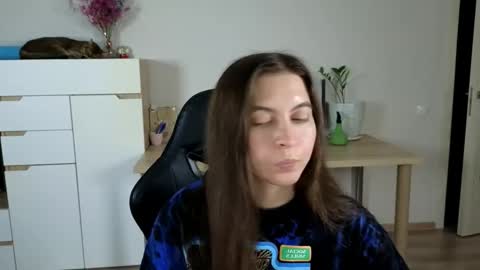 Snapshot of alice_________________________ chatting on October 2, 7:12 pm Alice online show from October 2, 7:12 pm