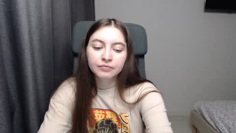 Snapshot of alice_________________________ chatting on February 8, 6:33 pm Alice online show from February 8, 6:33 pm