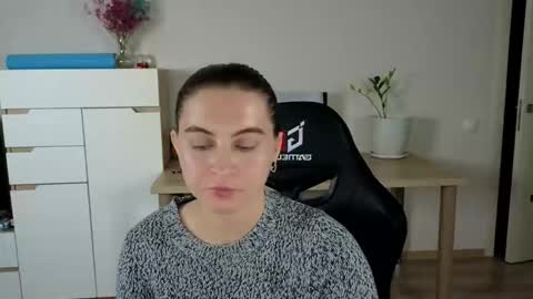 Snapshot of alice_________________________ chatting on October 12, 5:04 pm Alice online show from October 12, 5:04 pm