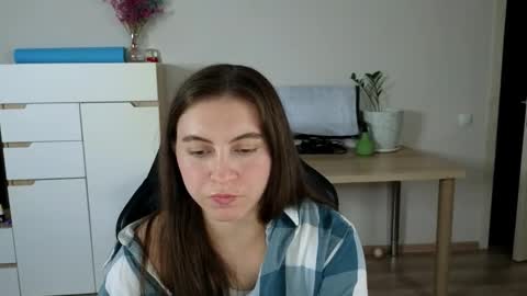 Snapshot of alice_________________________ chatting on September 15, 6:53 pm Alice online show from September 15, 6:53 pm