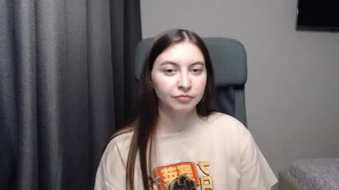 Snapshot of alice_________________________ chatting on February 17, 7:44 pm Alice online show from February 17, 7:44 pm
