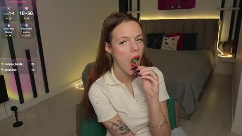 Snapshot of alice_delaney chatting on September 27, 11:02 pm Alice online show from September 27, 11:02 pm