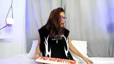 alice_elare online show from June 26, 4:07 am