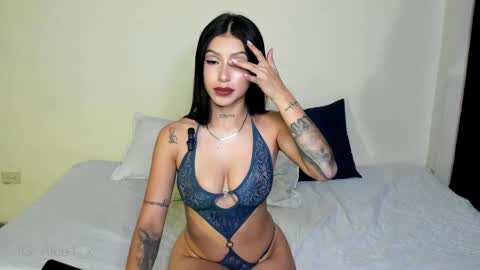 Manuela online show from April 16, 12:38 pm