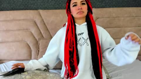 alice foxred online show from April 4, 1:29 pm