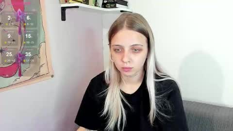 alice_halle online show from October 24, 1:34 pm