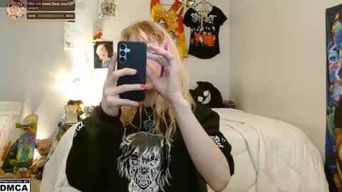 Alice Hatchette online show from November 18, 8:23 pm