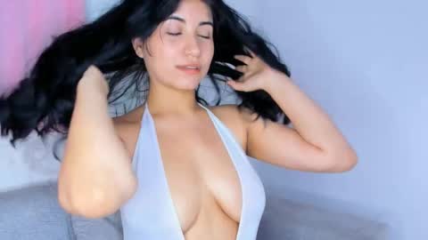Snapshot of alice_jenner_ chatting on October 2, 2:21 am Alice online show from October 2, 2:21 am