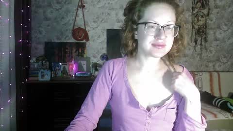 Snapshot of alice_peach chatting on January 3, 8:11 pm bigclit daddy squirt bigdildo fit online show from January 3, 8:11 pm