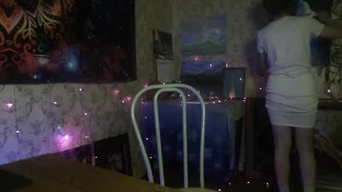 Snapshot of alice_peach chatting on October 21, 9:58 am bigclit daddy squirt bigdildo fit online show from October 21, 9:58 am