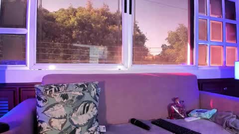 alice_simpson1 online show from October 9, 12:43 pm