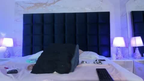 alice_simpson1 online show from September 26, 7:22 pm