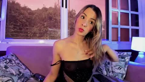 alice_simpson1 online show from October 16, 12:16 pm