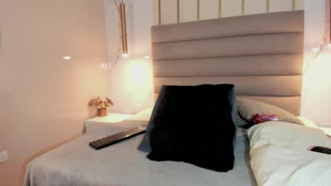 alice_simpson1 online show from October 6, 12:12 pm