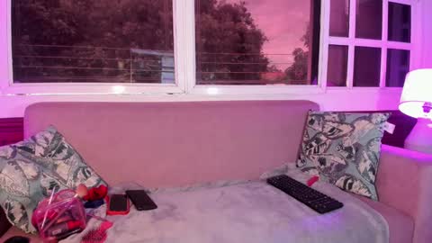 alice_simpson1 online show from October 3, 11:51 am