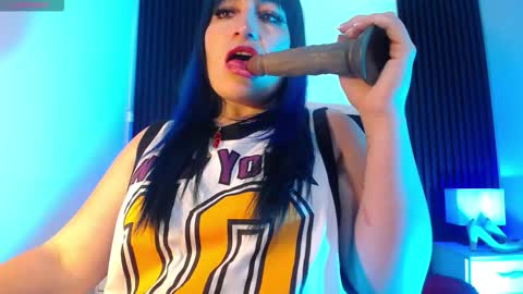 Alice online show from November 28, 8:05 pm