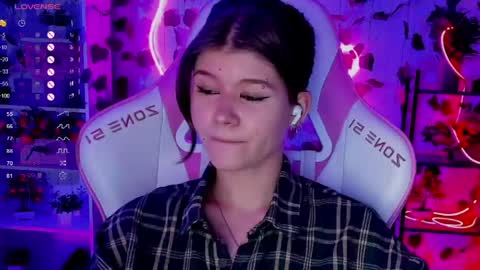 Alice online show from May 28, 9:13 pm