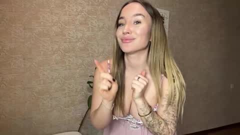 aliceandeva_ online show from January 15, 5:44 pm