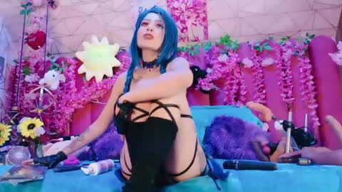     online show from May 28, 9:35 pm