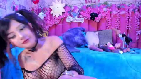     online show from May 15, 11:23 pm