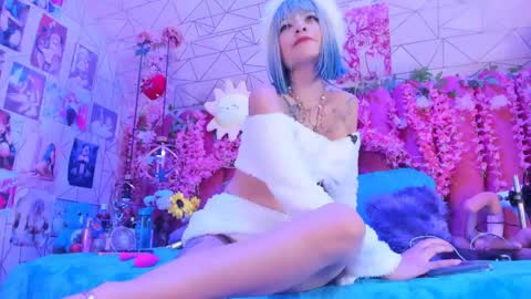     online show from May 9, 10:38 pm