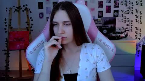 alicecharmy online show from October 20, 7:13 am