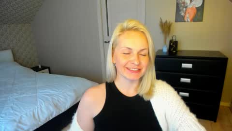 Alicee online show from November 27, 10:01 am