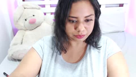 Snapshot of alicefox129439 chatting on December 7, 2:47 am alicefox129439 online show from December 7, 2:47 am