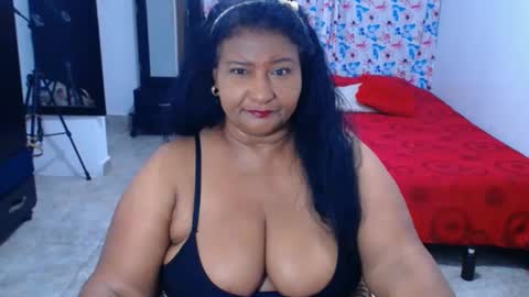 Snapshot of alicematuremilf chatting on October 1, 1:59 am yasmin online show from October 1, 1:59 am