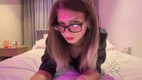 AlicePinkhead online show from March 31, 7:42 am