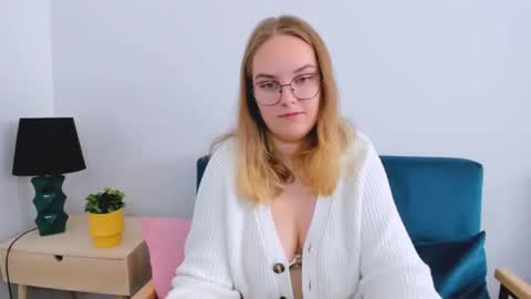 alicesensitive online show from October 26, 8:48 am