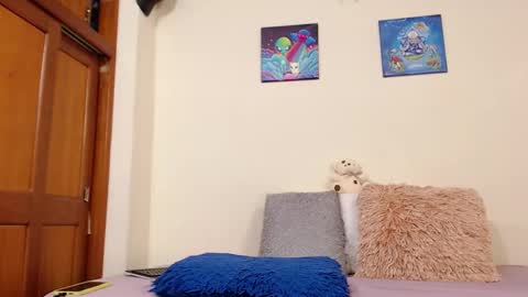 Snapshot of aliceusher_1 chatting on October 28, 10:44 pm J Ruiz online show from October 28, 10:44 pm