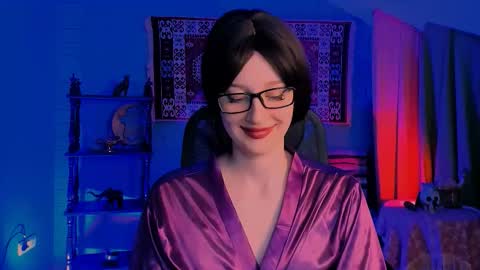 alicewelch_ online show from October 4, 1:20 pm
