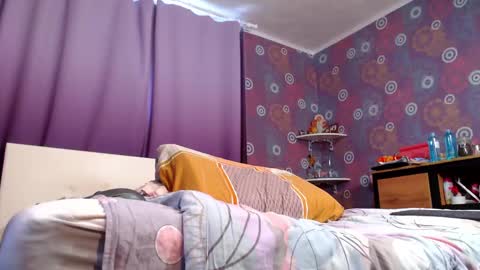 Snapshot of alicewetsquirt chatting on February 13, 6:30 am alicewetsquirt online show from February 13, 6:30 am