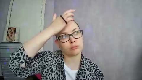 AlicexFresh online show from April 15, 12:08 pm