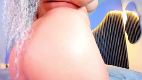 Snapshot of alicia_20_ chatting on March 12, 6:51 am Alice online show from March 12, 6:51 am