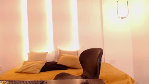 Snapshot of alicia_20_ chatting on January 7, 5:22 am Alice online show from January 7, 5:22 am