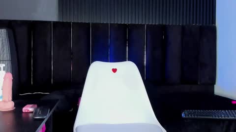 Snapshot of alicia_20_ chatting on February 19, 8:01 am Alice online show from February 19, 8:01 am