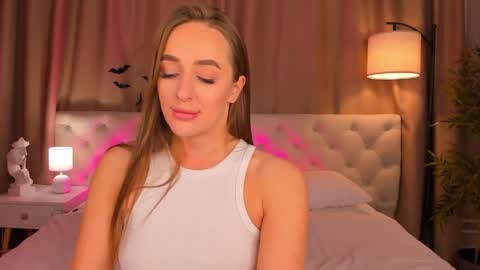 Mia online show from November 8, 2:25 am