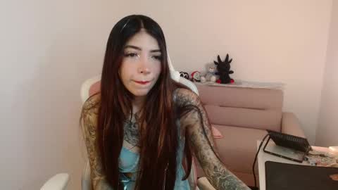 ALICIA  online show from November 19, 8:40 pm