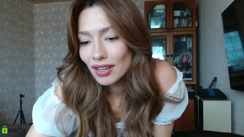 Alicia online show from September 25, 6:09 am