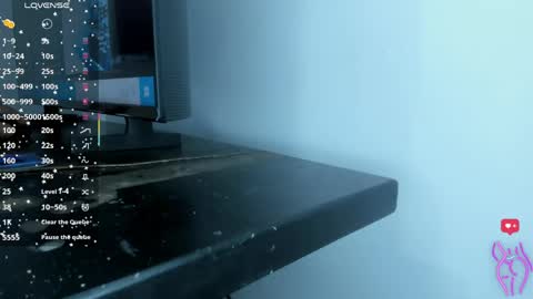 alicia_whittee online show from April 19, 10:27 am