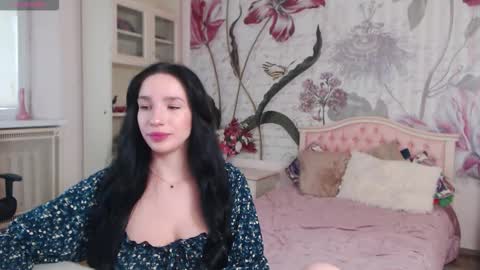 Snapshot of aliciabow chatting on October 13, 12:51 pm Veronica online show from October 13, 12:51 pm
