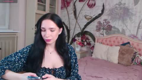 Veronica online show from November 16, 2:30 pm