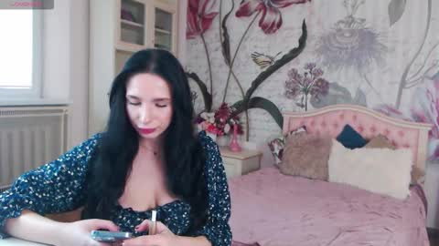 Snapshot of aliciabow chatting on September 28, 12:03 pm Veronica online show from September 28, 12:03 pm
