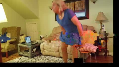 Alicia deHart  Help me reach 1000 Followers. Its FREE online show from May 12, 9:24 pm