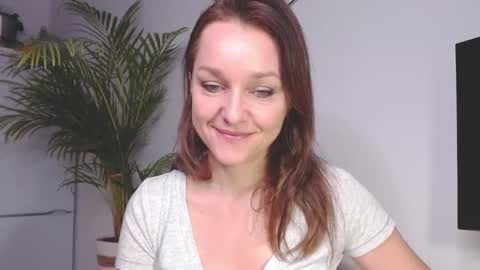 Snapshot of alicialux chatting on January 9, 7:42 am Alicia online show from January 9, 7:42 am