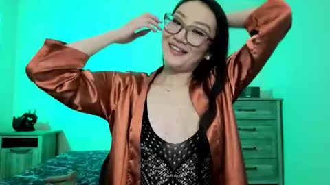 Alicia Hebi online show from October 22, 2:08 pm