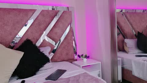 Ali Diaz online show from April 11, 6:45 pm