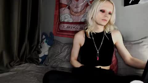 Alien Bella online show from May 13, 10:52 pm